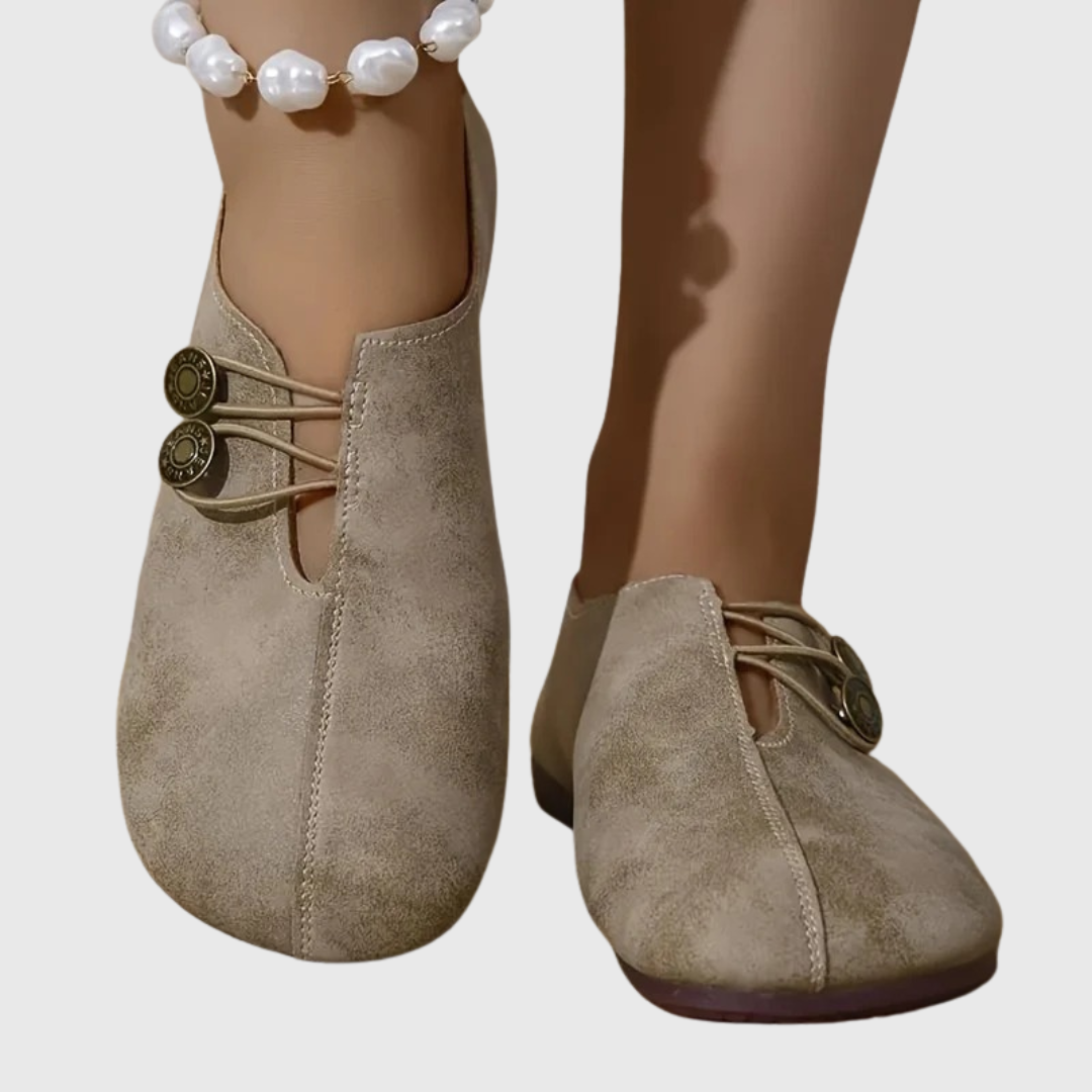 Florence | The Vintage Button Flat