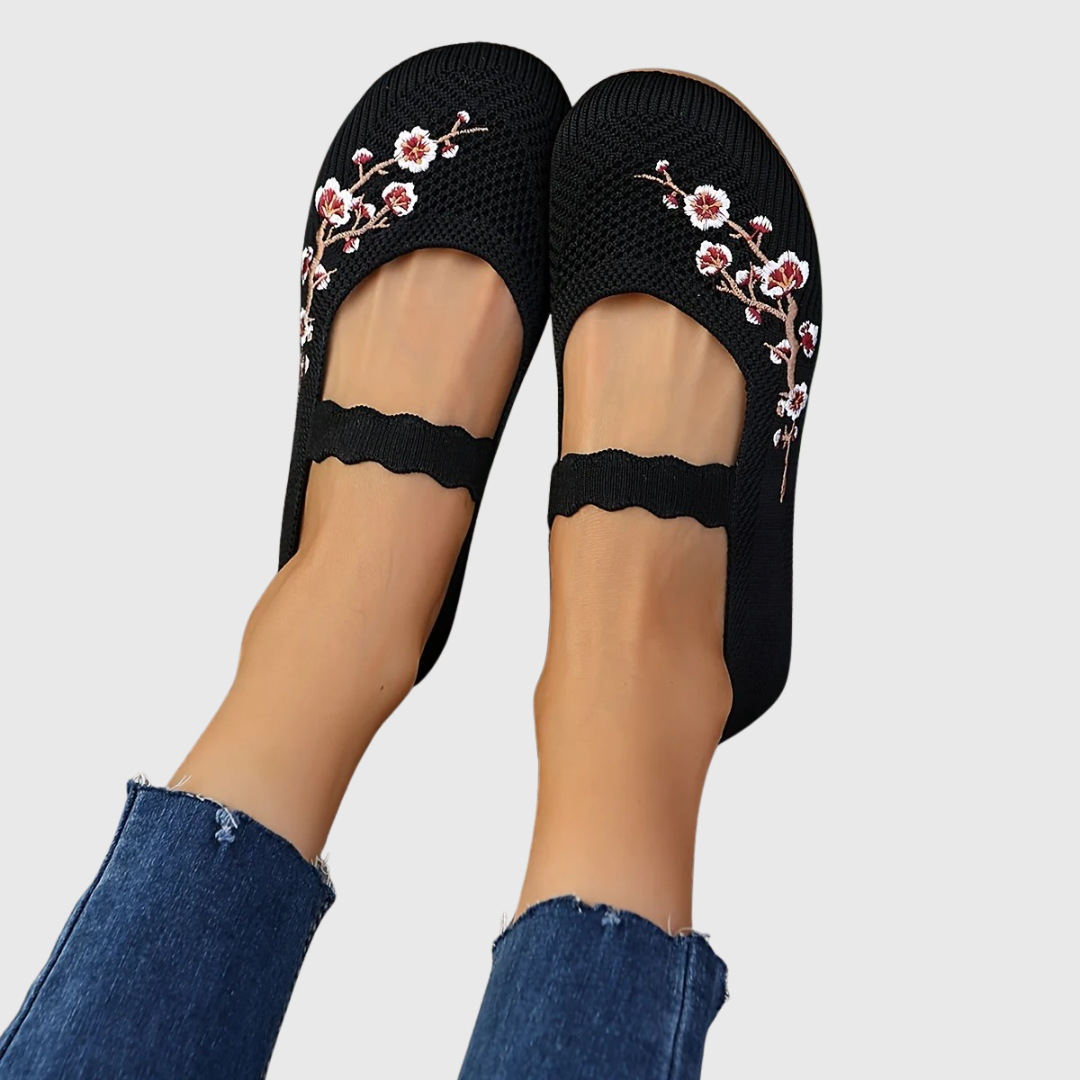 Mei | The Floral Embroidered Knit Flat
