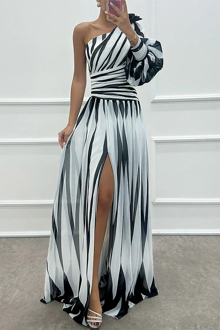 Shiloh |Elegant Striped Maxi Dress with One Shoulder