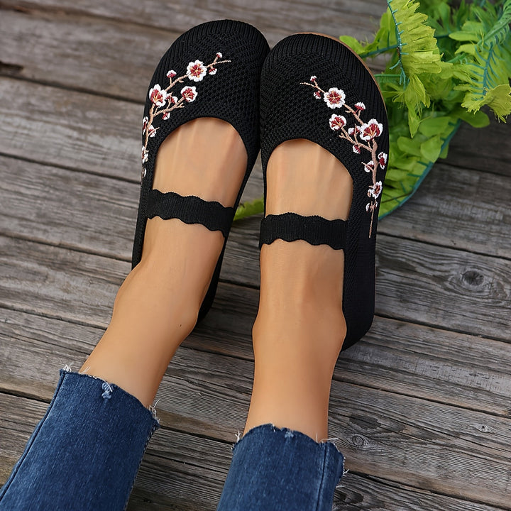 Mei | The Floral Embroidered Knit Flat