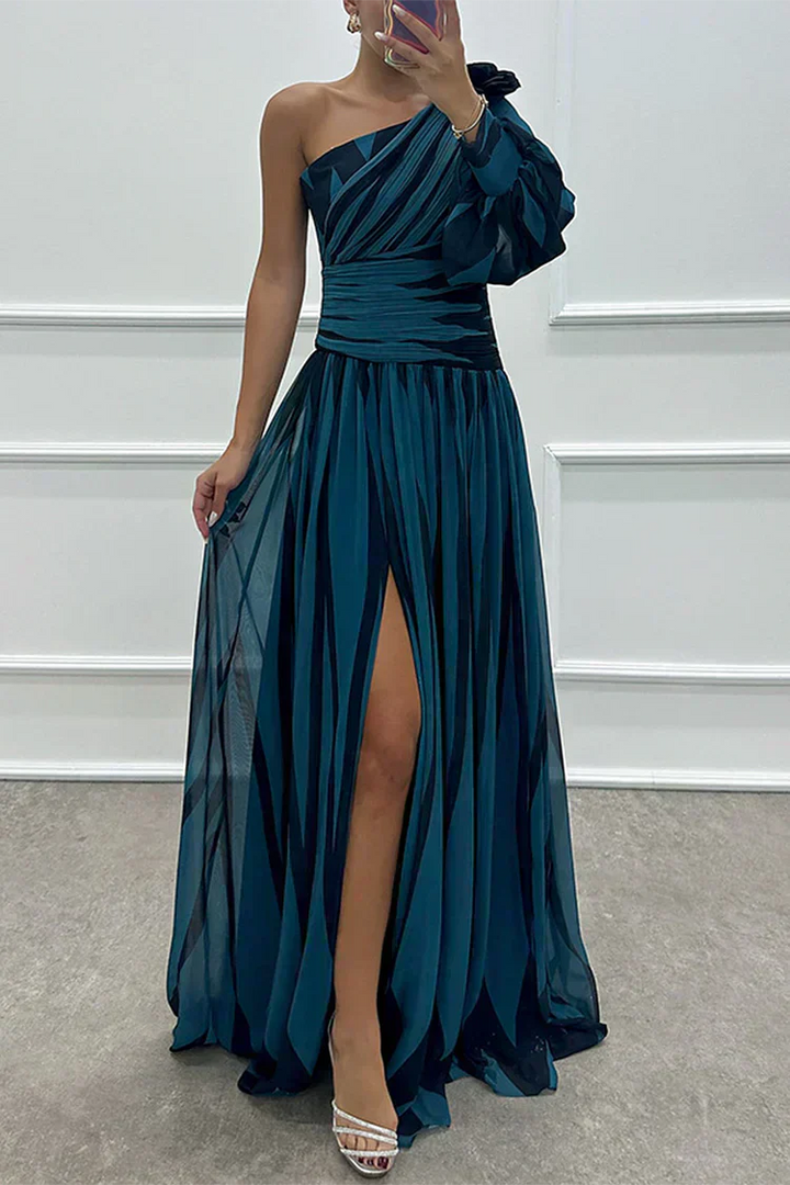 Shiloh |Elegant Striped Maxi Dress with One Shoulder