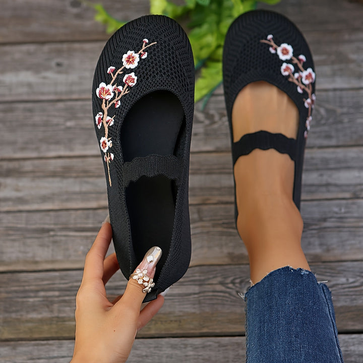 Mei | The Floral Embroidered Knit Flat