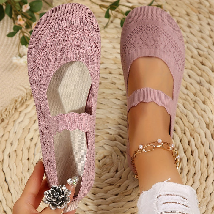 Delia | The Stretch Mary Jane Flat
